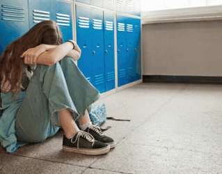 Comment la TCC aide à gérer les phobies scolaires en visio-consultation