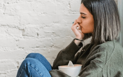 Comment la psychanalyse aide à dépasser les traumatismes d’enfance en ligne