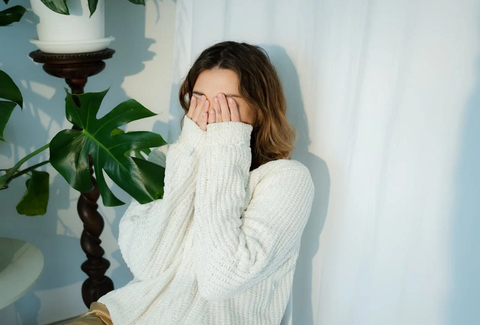 Gérer la timidité et l’anxiété sociale par la psychanalyse