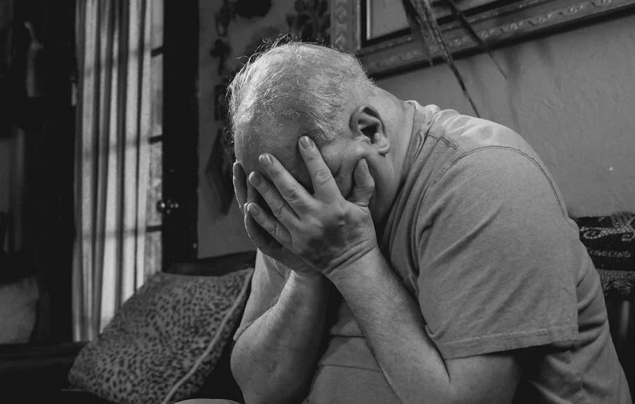 Traitement des troubles anxieux chez les seniors par TCC