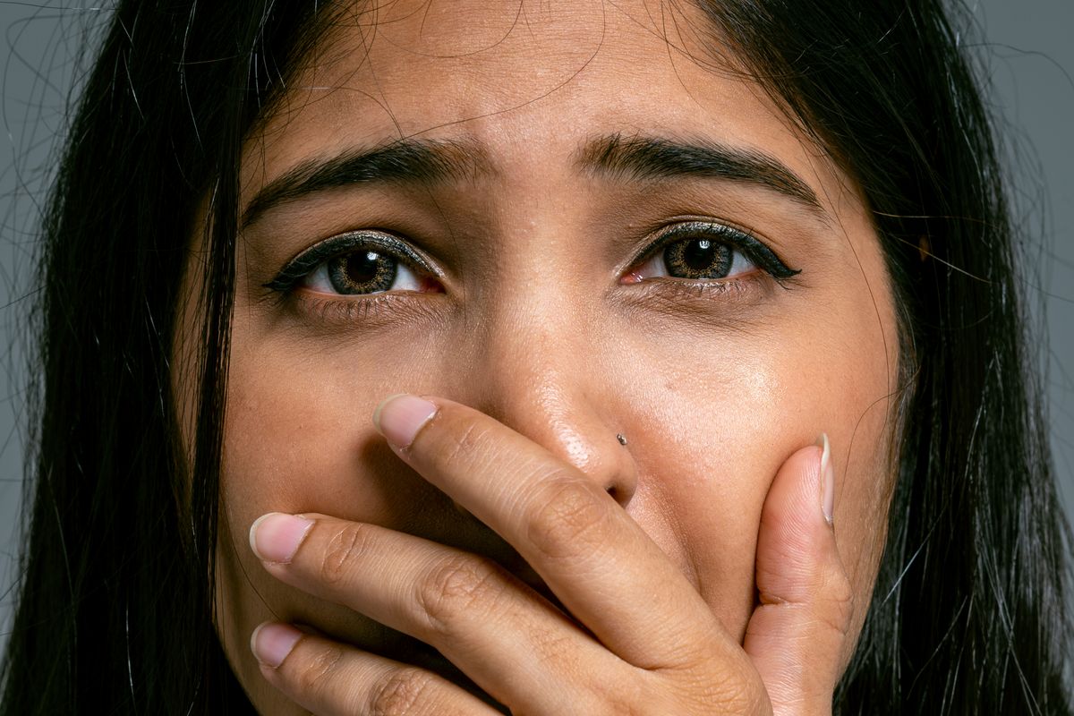 Personne anxieuse pendant une montee de panique